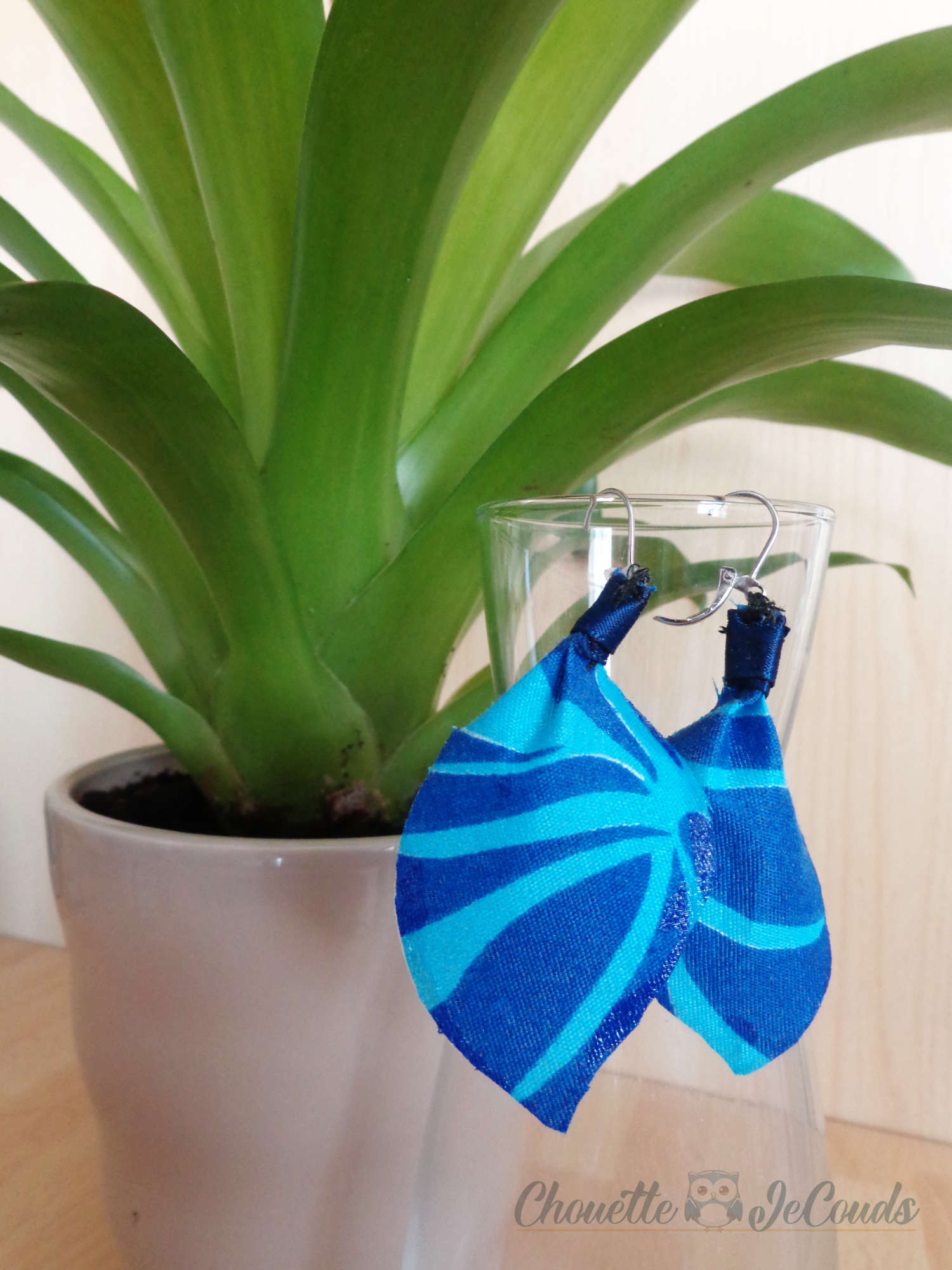 Boucle-oreilles-bleueCF